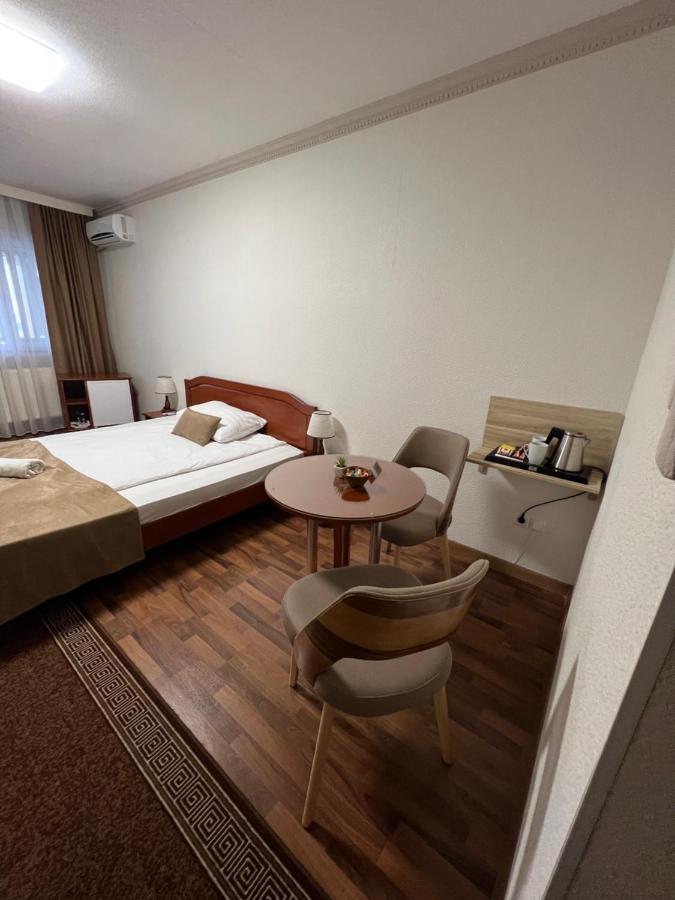 Hotel Milenium Lukavac Exterior foto