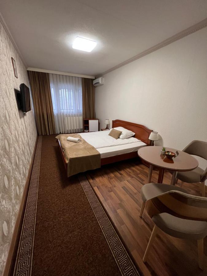 Hotel Milenium Lukavac Exterior foto